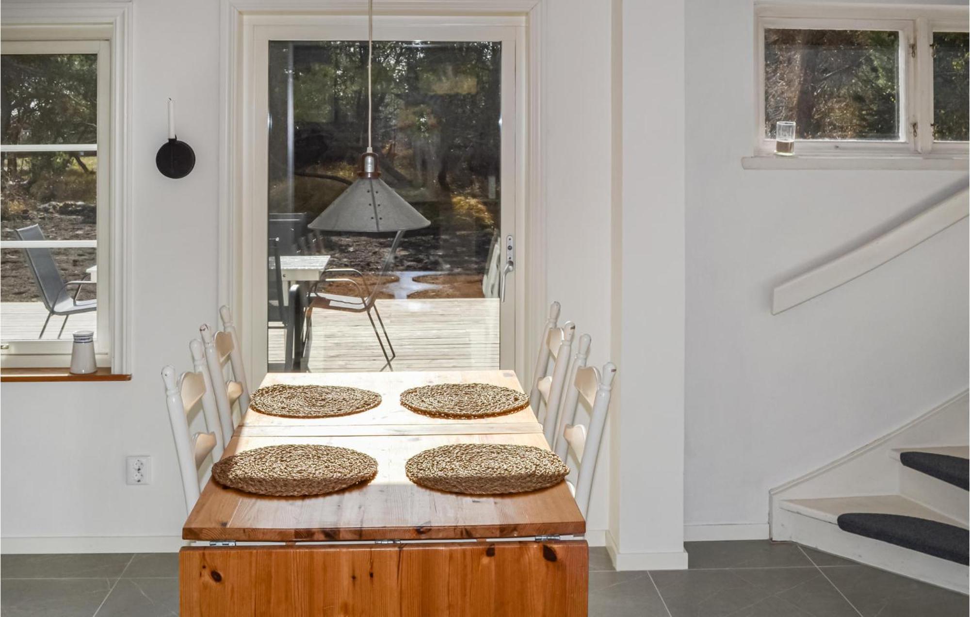 Gorgeous Home In Borrby With Wifi Eksteriør bilde